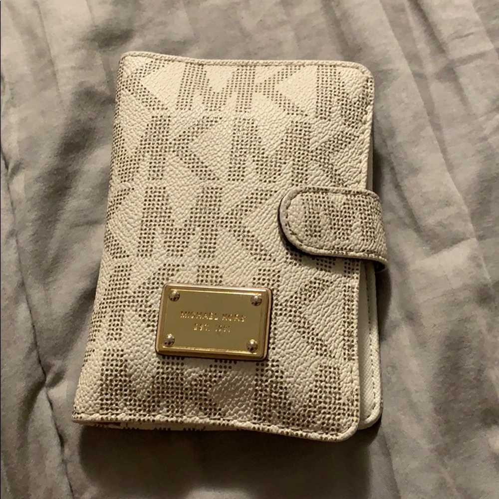 Micheal kors wallet